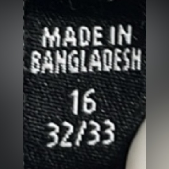 Preowned Geoffrey Beene Size 16 32/33 Size Large Dark Grey Classic Button Up. - Picture 5 of 11